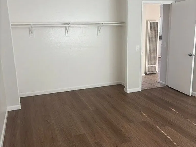 931 Bishop St — Photo 3