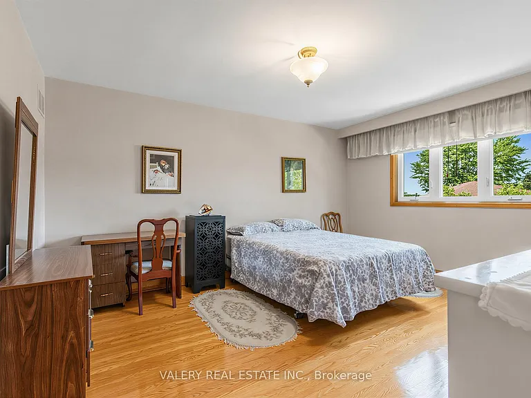 370 Maple Leaf Dr — Photo 31