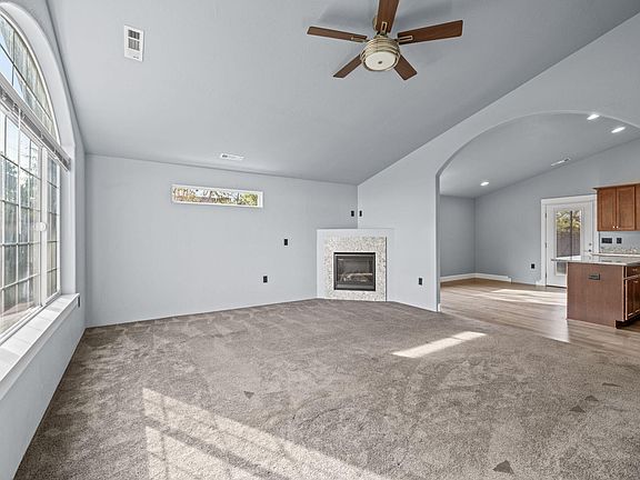 2nd image of 618 Tivoli Dr