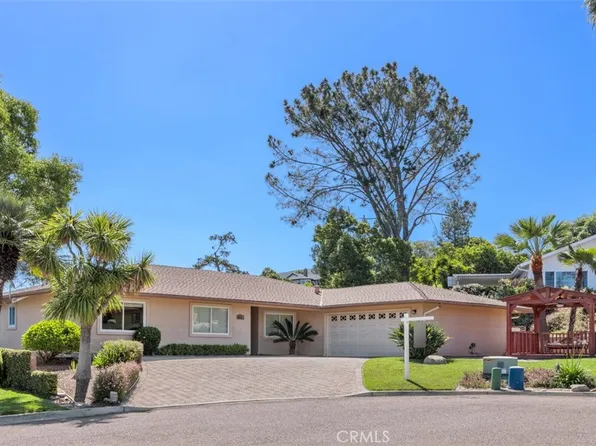 1075 La Reina Dr, San Marcos, CA 92078