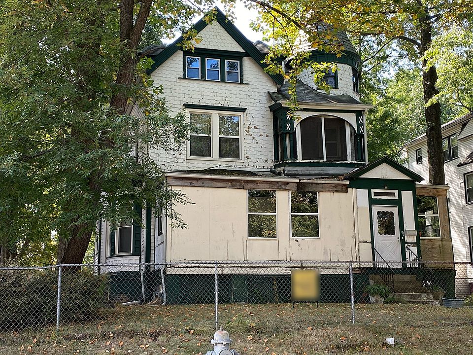 1st image of 93 Lenox Ave