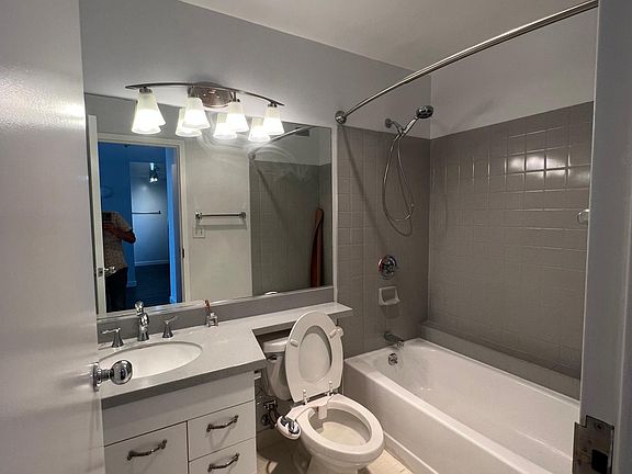 5th image of 300 3rd St #700