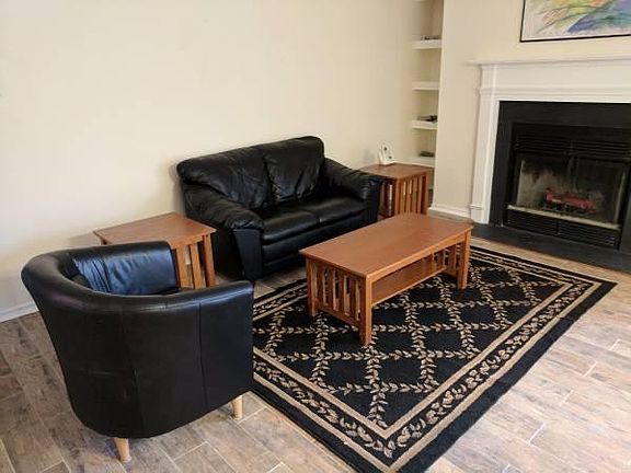 3rd image of 1530 Lincoln Way APT 201