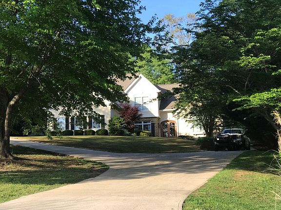 3rd image of 51 Lake Dr