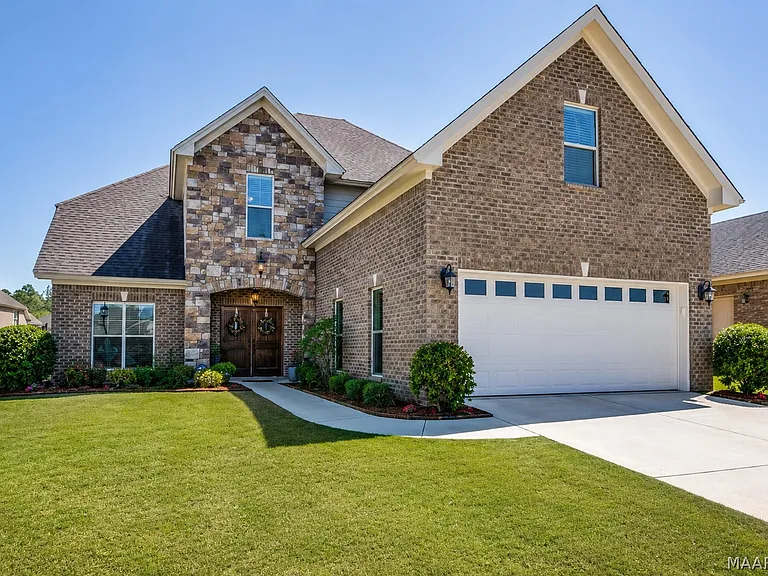 1035 Haylee Brook Ln — Photo 1