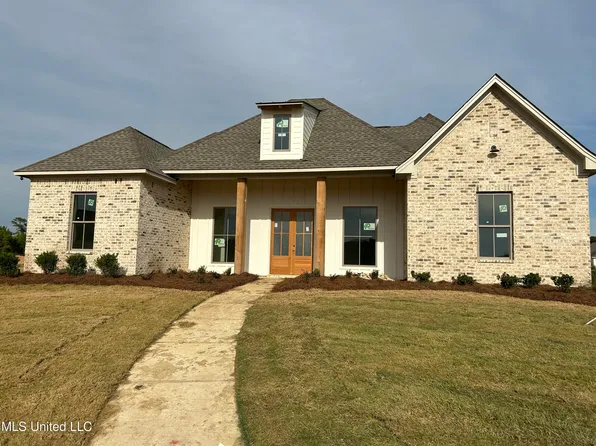 352 River Forest Ln, Brandon, MS 39047