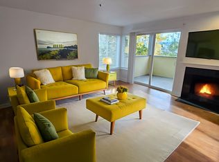 8964 Redmond Woodinville Rd NE APT 103, Redmond, WA 98052