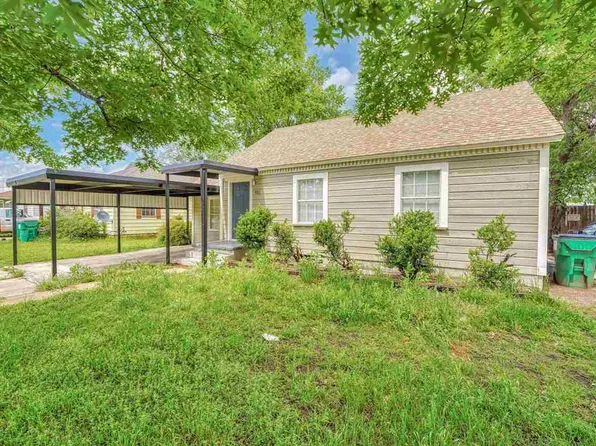 411 E Iowa St, Walters, OK 73572