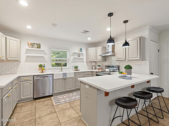 5th image of 720 Myrtle Pl