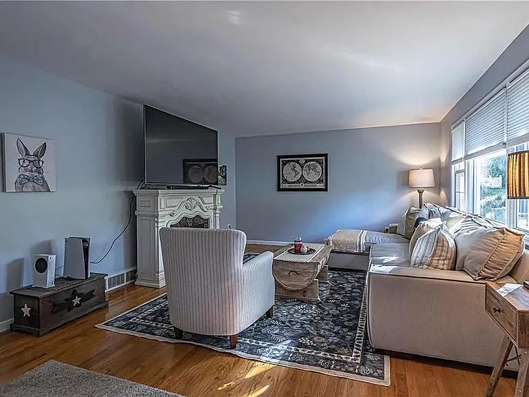 2907 Agnes St — Photo 5