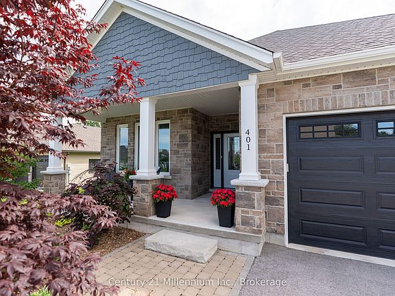 4th image of 401 Algoma Cres