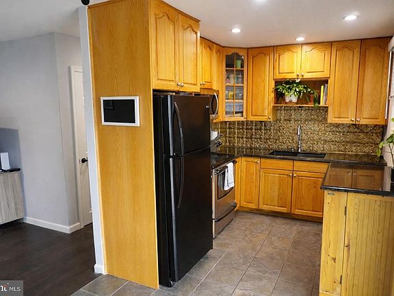 5th image of 103 Tuscany Rd