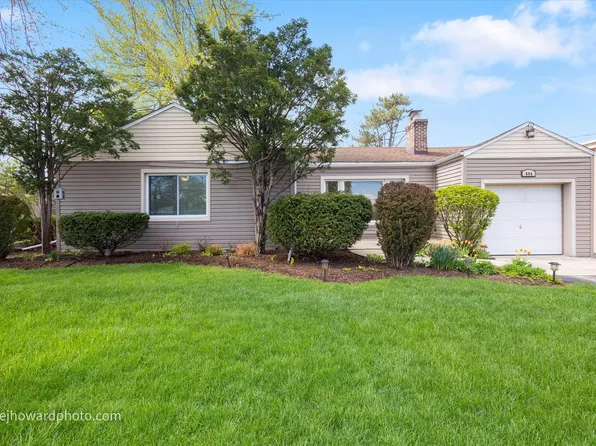 804 S President St, Wheaton, IL 60189