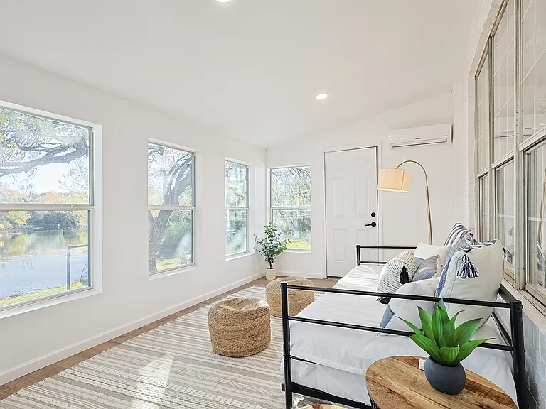 260 McGraw Ln — Photo 3
