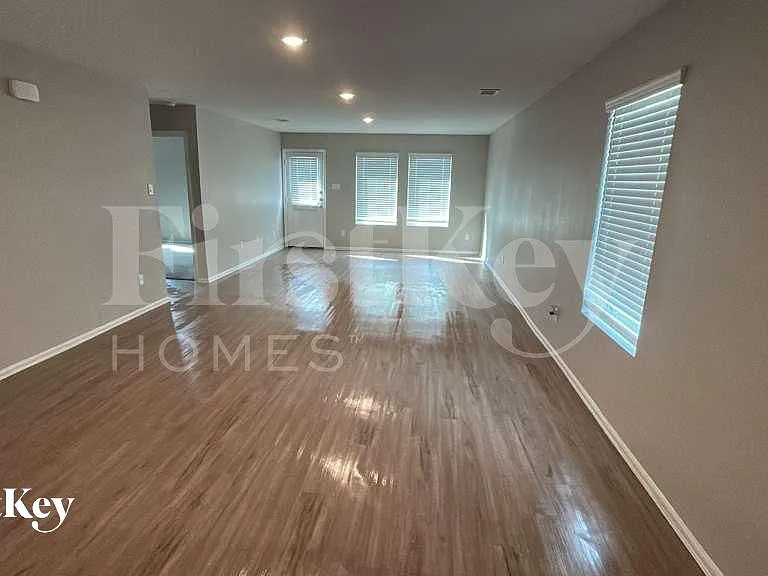 4151 Saw Mill Peak Ln — Photo 2