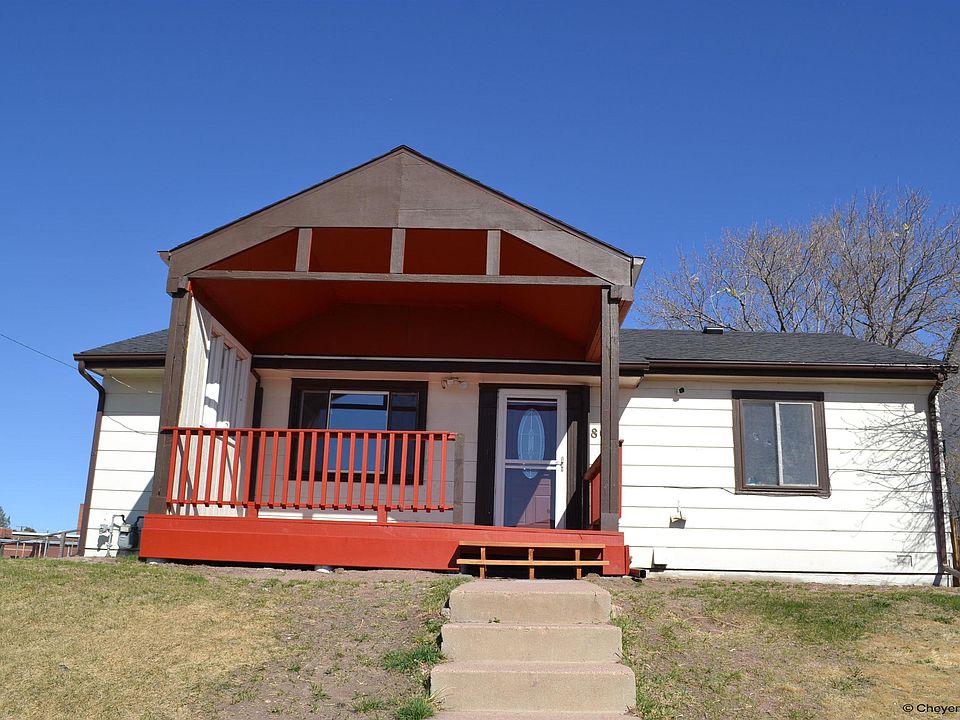 1st image of 800 E 3rd St