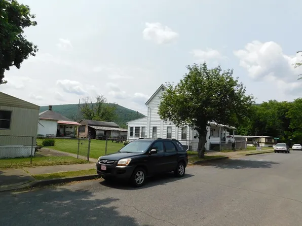 105-109 W Pine St, Mount Union, PA 17066