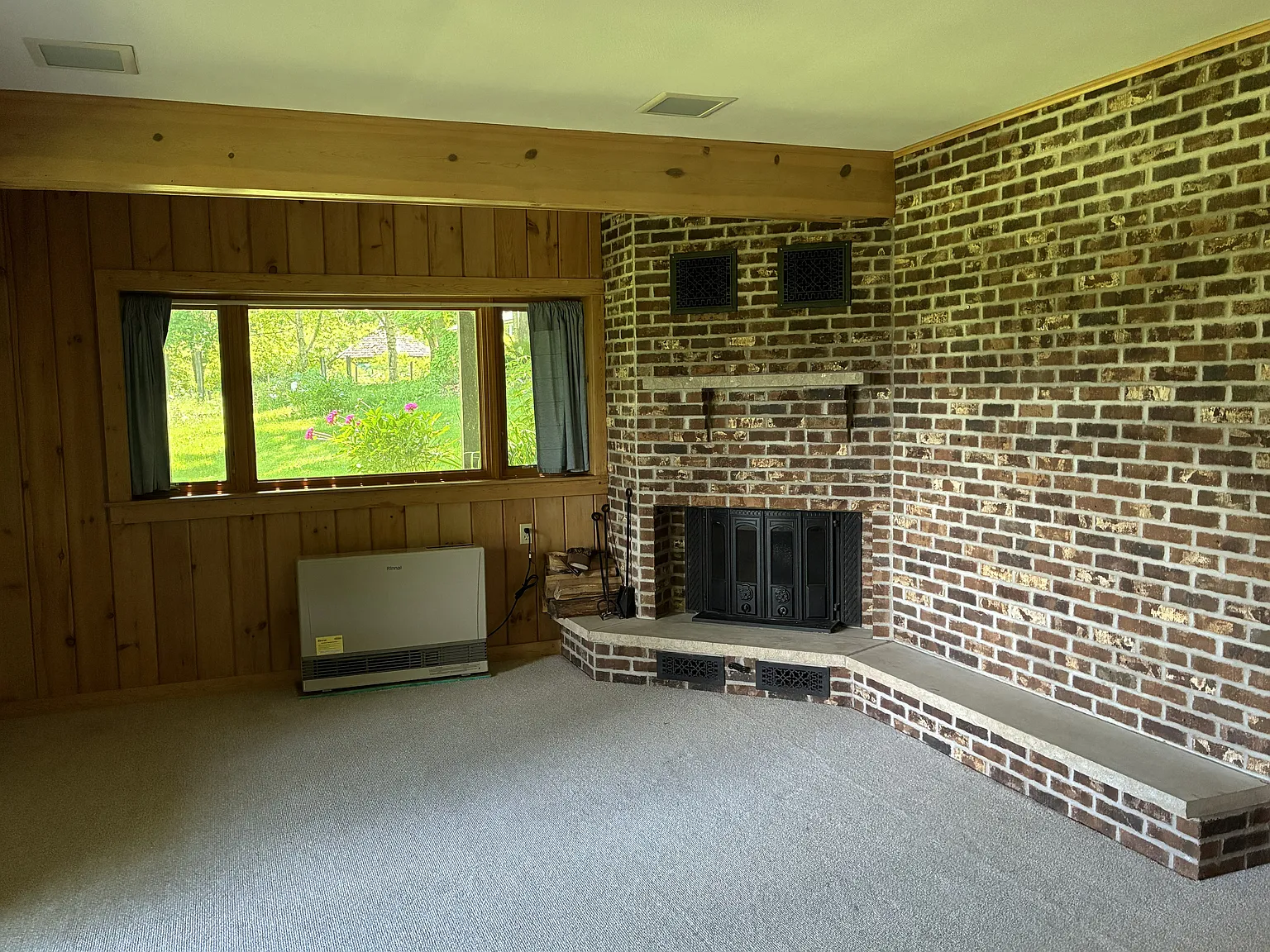 1 bed, 875 sqft, $1,300 — Photo 1