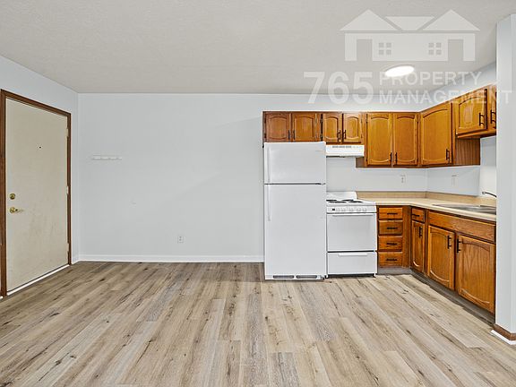 3rd image of 2700 Albright Rd #2702