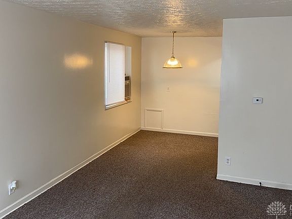 3rd image of 1008 W Fairview Ave