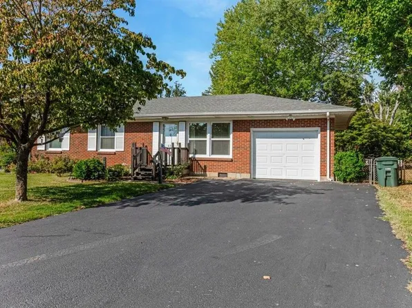 411 Evangeline Ct, Hopkinsville, KY 42240