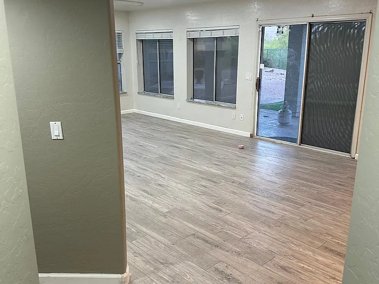 1649 W Commerce Ave — Photo 25