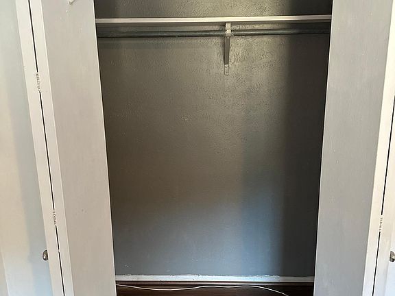 4th image of 7727 Meadow Park Dr