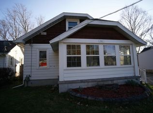 744 Rutledge St NE, Grand Rapids, MI 49525