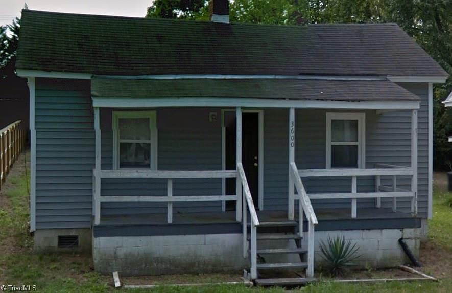 1st image of 3600 Calumet Pl