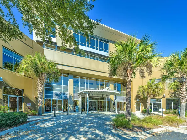225 Seven Farms Dr Penthouse 301, Charleston, SC 29492