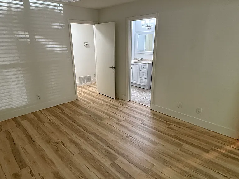 206 Warm Springs Cir — Photo 23