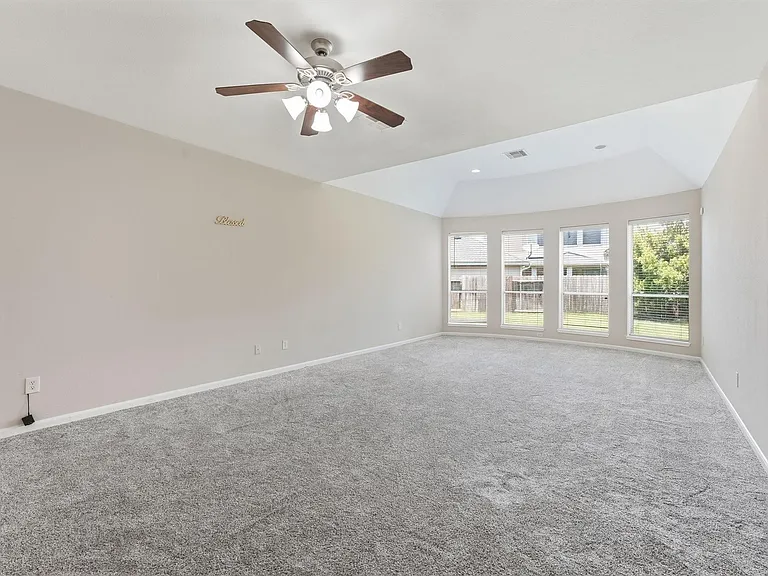 5507 Opal Cove Ct — Photo 16