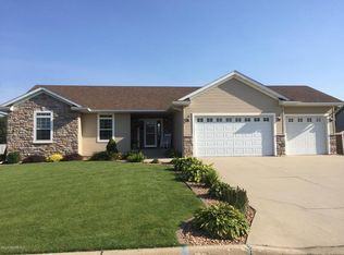 1186 Jadden Ln SE, Owatonna, MN 55060