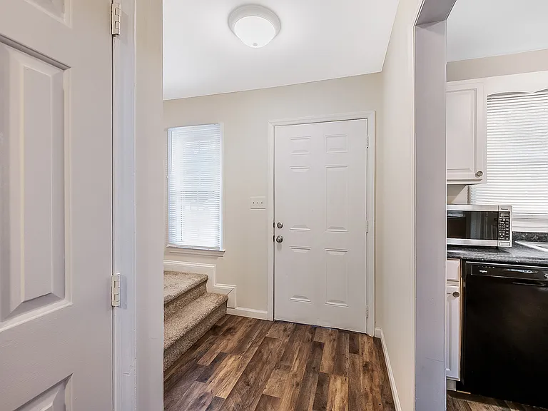 8125 Perry Creek Rd — Photo 6