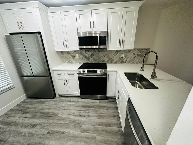 3005 Wainwright Ct — Photo 2