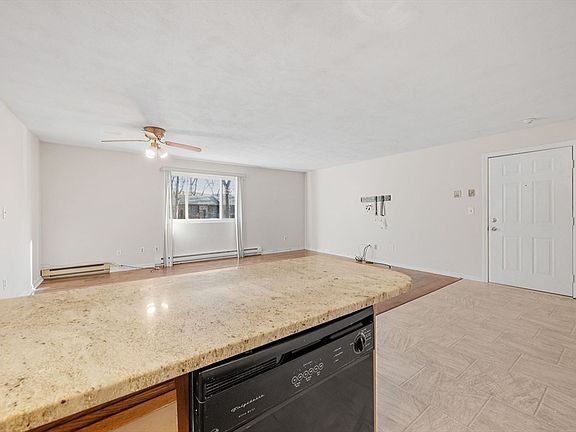 5th image of 212 Fisher St APT B7