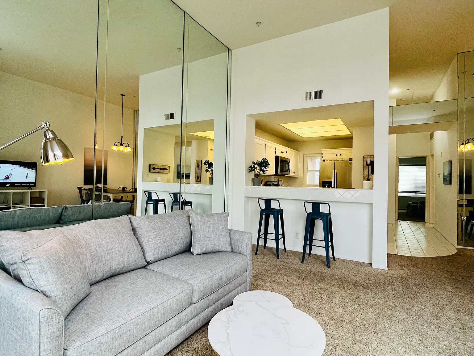 1 bed, 781 sqft, $3,600 — Photo 4