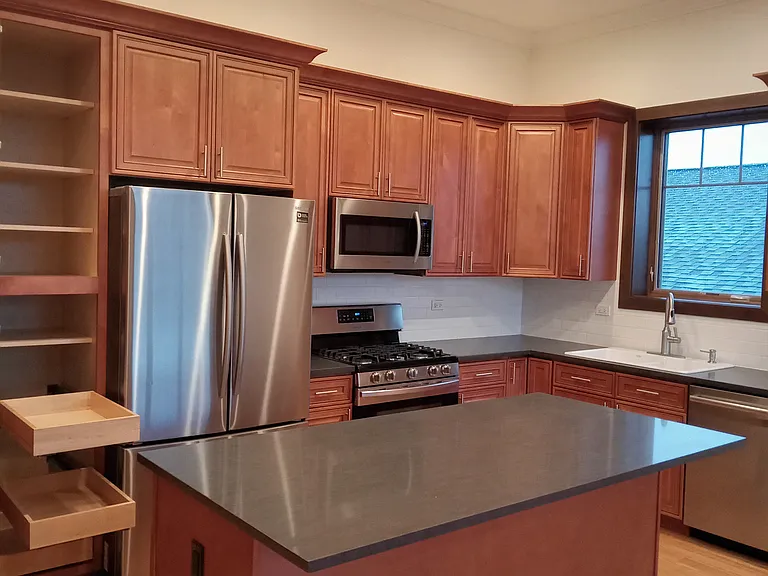 6566 N Northwest Hwy — Photo 4