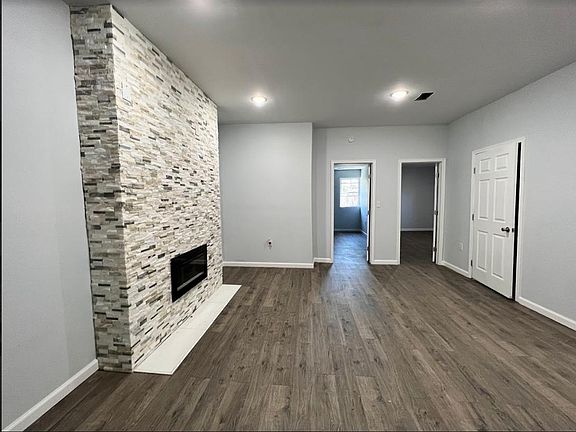 3rd image of 5710 Ashland Ave #3