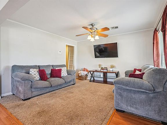 5th image of 209 S Dawson St