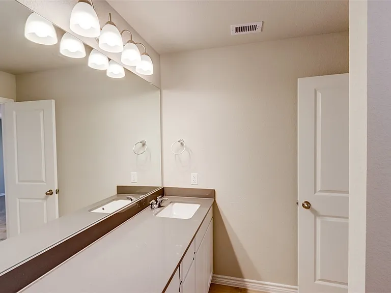 6210 Trado Dr — Photo 28