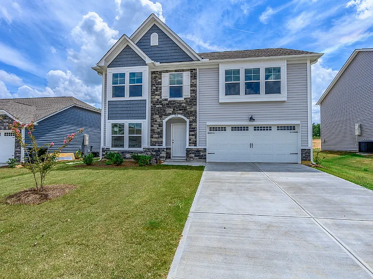 105 Bruinen Dr — Photo 3