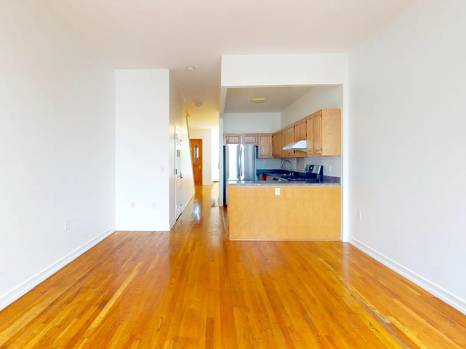 489 Manhattan Avenue — Photo 3