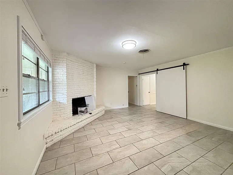 12342 Barryknoll Ln — Photo 5