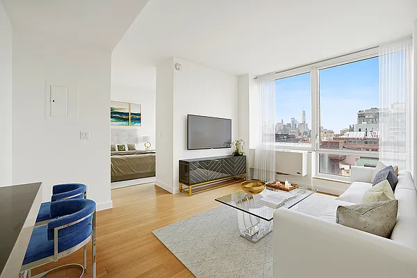 Rented by RELO REDAC INC. | media 1
