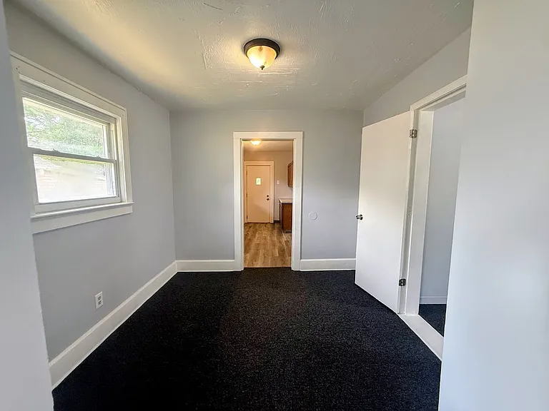 748 Hudson Ave — Photo 8