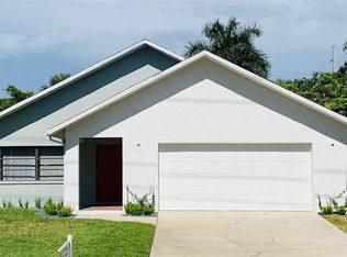 1020 13th St N, Naples, FL 34102