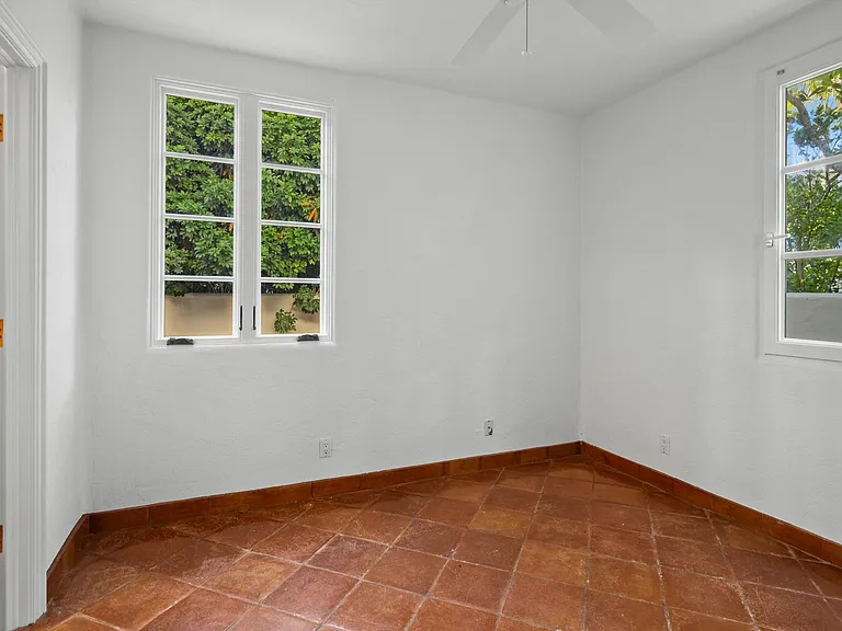 240 N Ocean Blvd — Photo 38