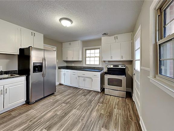 3rd image of 2579 Hyde St
