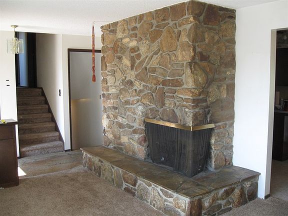 3rd image of 7919 E Heroy Ave